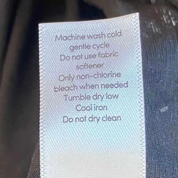 Sheer Athleta Training Top - Picture 6 of 6